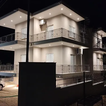Apartamento Mani Hillview Githio